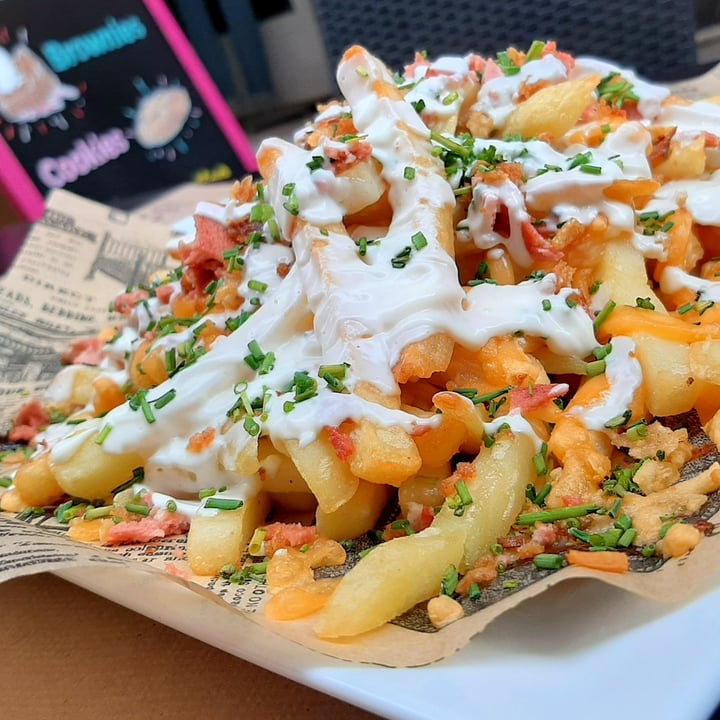 photo of Freedom Cakes Cheese Vacon Fries shared by @madridvegano on  08 Oct 2020 - review