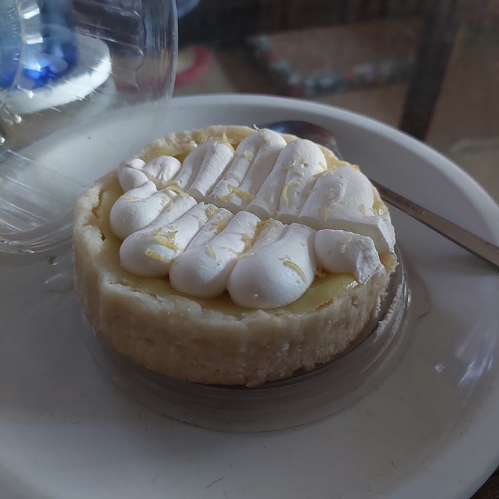 photo of Diente de León Pastelería Vegetal Lemon Pie shared by @pauantovila on  03 Jul 2022 - review
