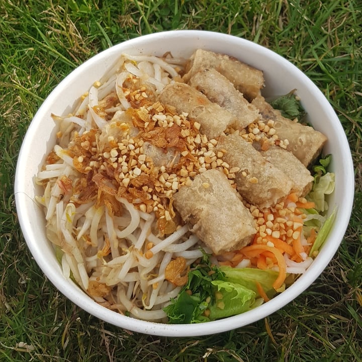 photo of Pho Vermicelli noodles: bún Veggie Spring Rolls shared by @goudieeiduog on  18 Jul 2021 - review
