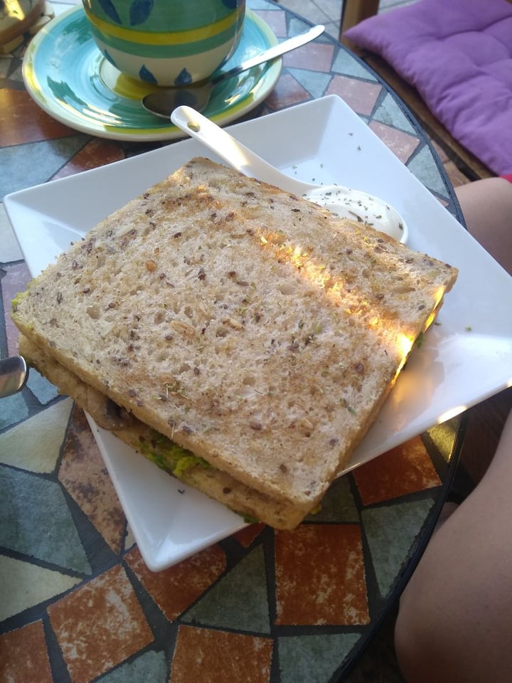 photo of Café Sin Culpa Sándwich palta, cebolla y champiñones shared by @javimss on  19 Jan 2020 - review