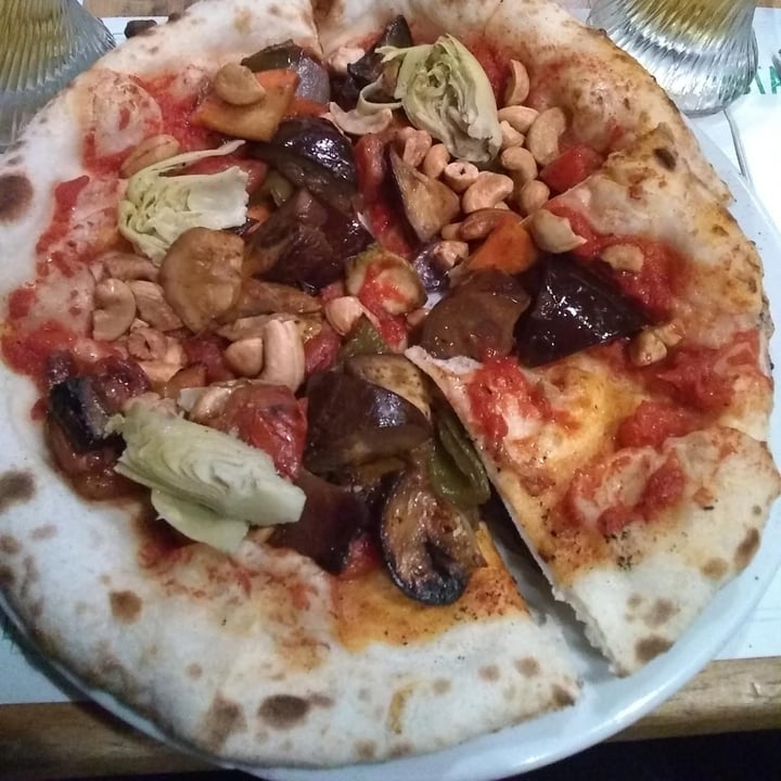 photo of Dandy Saavedra Pizza vegana shared by @venecia1 on  13 Jan 2022 - review