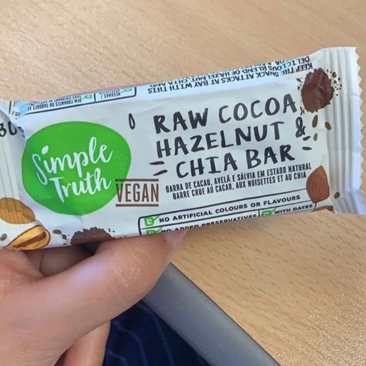photo of Simple Truth Raw Cocoa, Hazelnut & Chia Bar shared by @plantpoweredpayalla on  08 Oct 2020 - review