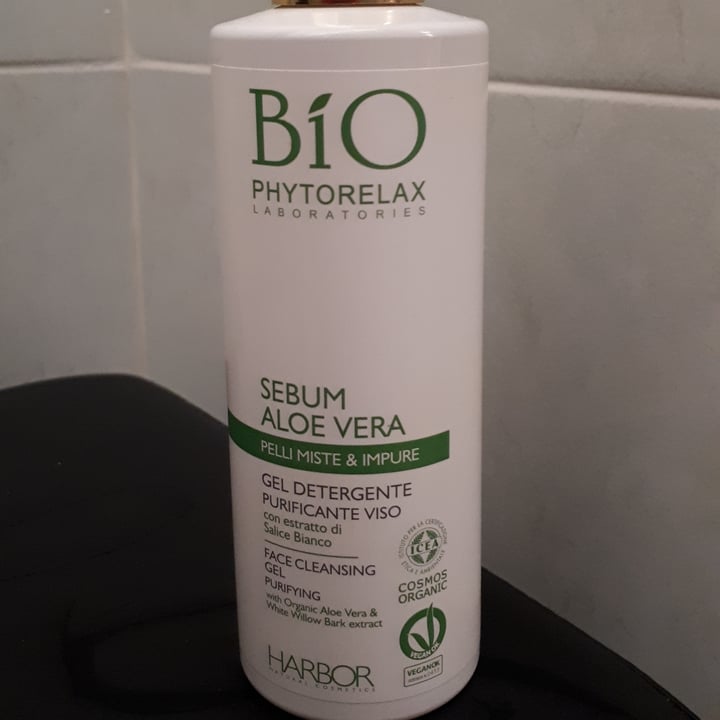 photo of Phytorelax Phytorelax sebum aloe vera Gel Detergente E Purificante Viso shared by @jenni84ad on  26 Apr 2021 - review