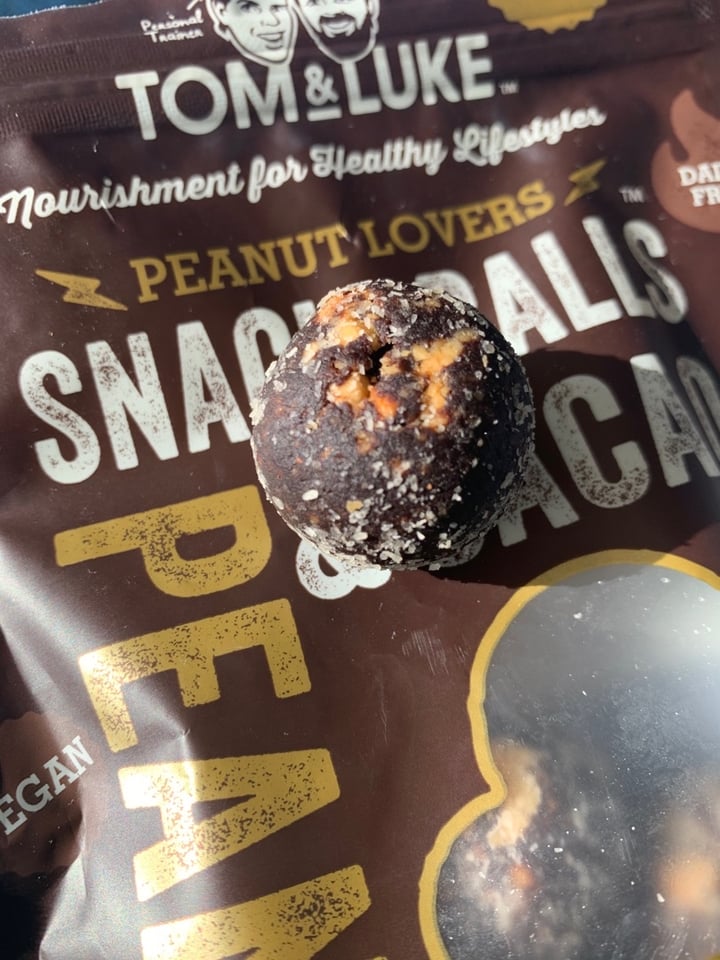 photo of Tom & Luke Peanut Butter & Cacao Snackballs shared by @plantbasedarmy on  02 Feb 2020 - review