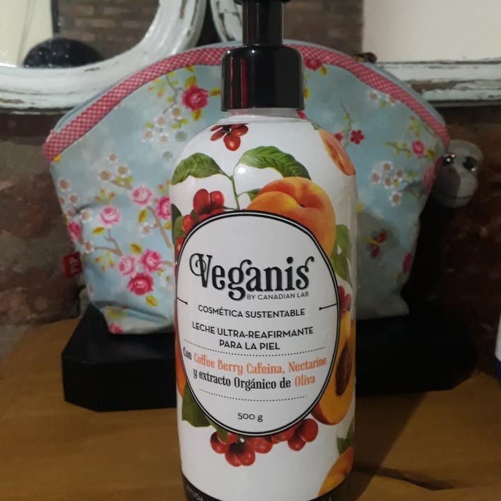 photo of Veganis LECHE EXTRA HUMECTANTE PARA PIERNAS Y CUERPO Pera Silvestre & Macadamia con extracto Orgánico de Oliva shared by @veganmamorr on  08 Aug 2020 - review