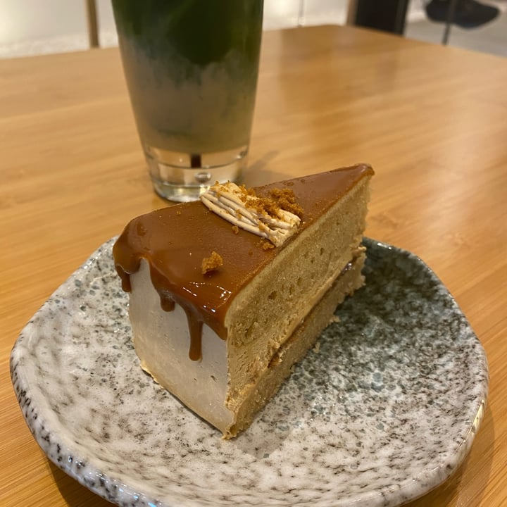 photo of Hvala Craig Road Speculoos Cake shared by @browngirlvegan on  23 Mar 2022 - review