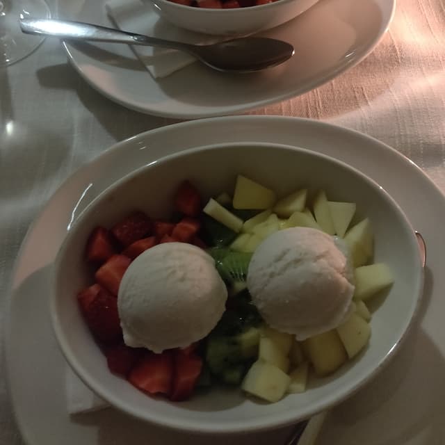 Photo of the dish “Macedonia con gelato alla vaniglia”