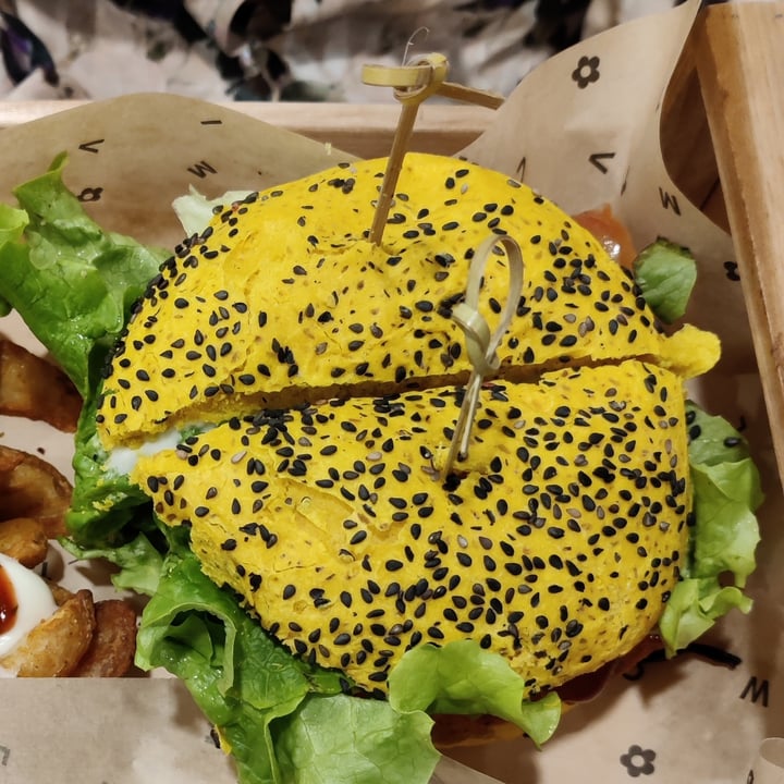 photo of Flower Burger Funky Cecio shared by @michelanice on  02 Apr 2022 - review