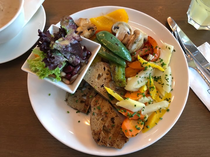 review photo of HOLZHAUS E1NS Gebratener Seitan mit Gemüse shared by @andi367 on 08 Mar 2020 - review