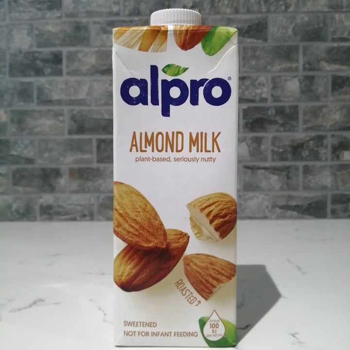 photo of Alpro Almond Milk Sweetened (Roasted) shared by @lissylis on  05 Oct 2021 - review