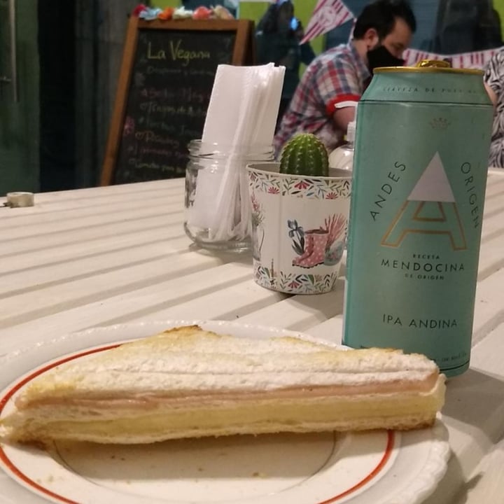 photo of La Vegana Cantina Sánguche de miga de jamón y queso shared by @luangeleri on  31 Mar 2021 - review