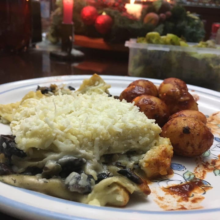 photo of Raíces Cena De Navidad shared by @plantmom on  25 Dec 2021 - review