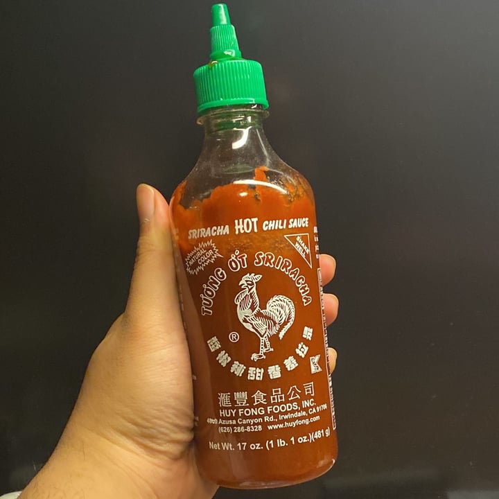 photo of Huy Fong Foods, Inc. Sriracha HOT Chili Sauce shared by @astxnto on  03 Feb 2022 - review