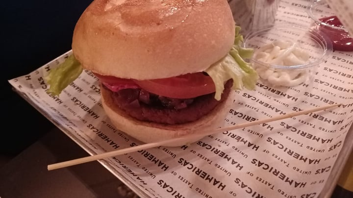 photo of Hamerica's Smile burger shared by @sapo29 on  30 Dec 2021 - review