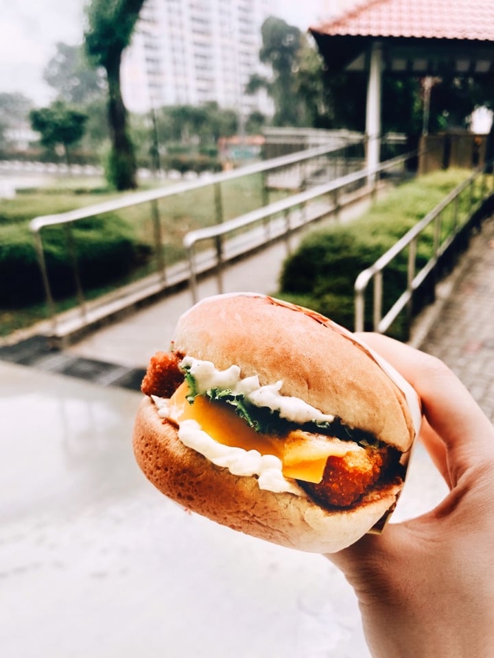 photo of Veggie Dojo Fishless Burger shared by @consciouscookieee on  29 Jan 2020 - review