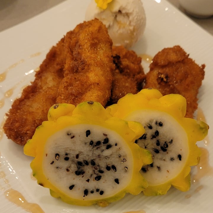 photo of Ohana Sushi Vegan Fried Banana shared by @calistasavasta on  31 Oct 2021 - review