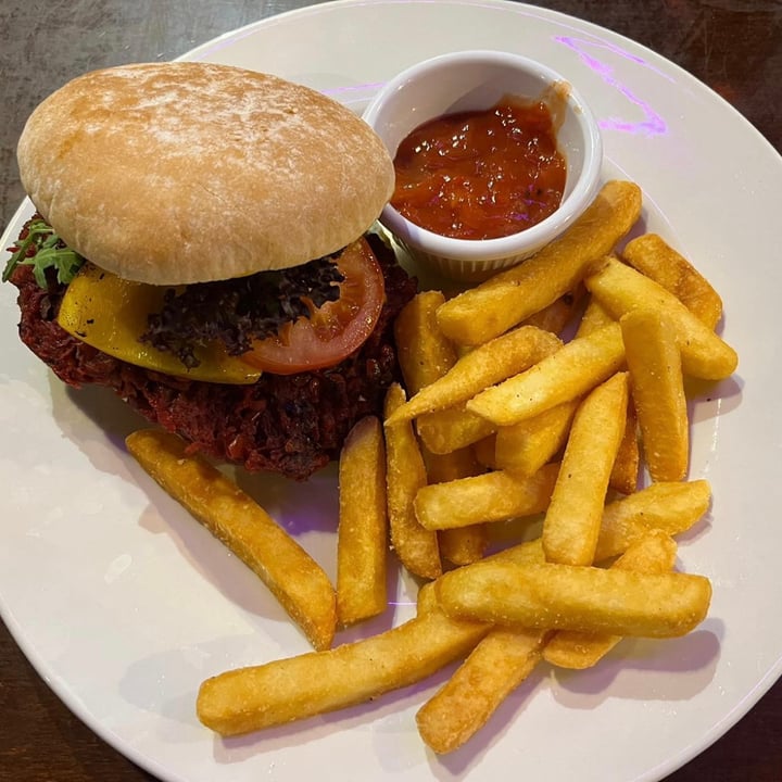 photo of Hobby Horse Farm - Dining & Carvery Vegan Beetroot Steak Burger shared by @whatrebeccaeats on  04 Jul 2022 - review