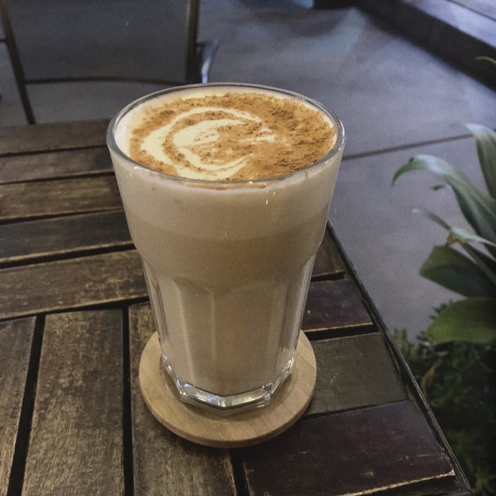 photo of Silvestre Coffee - Espresso & Brew Bar Chai con leche de avena shared by @stephaniearagon on  02 Mar 2022 - review