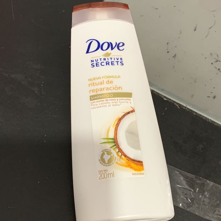 photo of Dove Shampoo Ritual de Reparacion shared by @fabivegan on  25 Feb 2022 - review