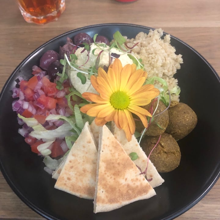 photo of Sweetbeet Shwarma Bowl shared by @ciferreira on  02 Sep 2021 - review