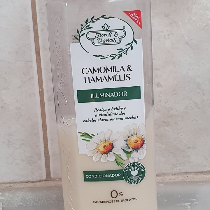 photo of Flores & Vegetais Condicionador Camomila E Hamamélis shared by @laufargetti on  09 May 2022 - review