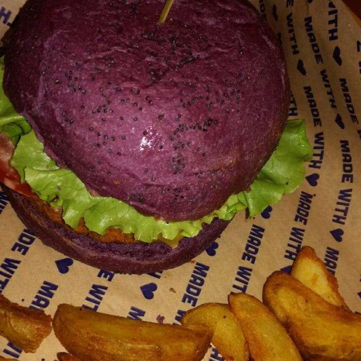 photo of Flower Burger Flower Burger shared by @fedebenny on  29 Nov 2020 - review