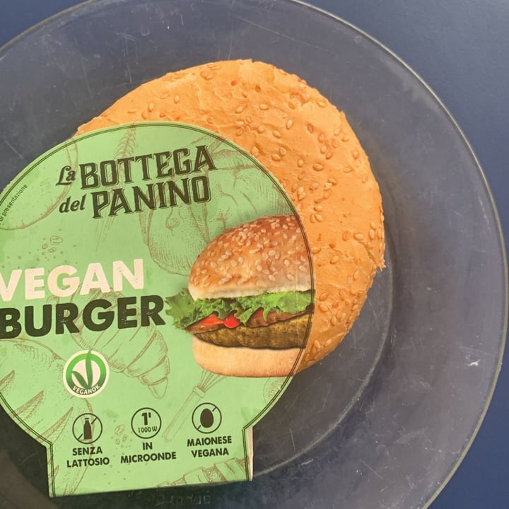 photo of La bottega del panino Vegan burger shared by @beevegan on  25 Jul 2022 - review