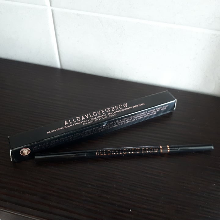 photo of Clio Makeup Alldaylove Brow - classic brown shared by @chiarinaveg on  02 Jun 2022 - review