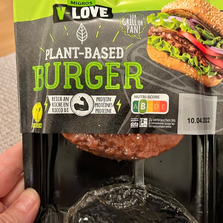 photo of Migros V-Love Plant-based Burger shared by @miland on  16 Apr 2022 - review