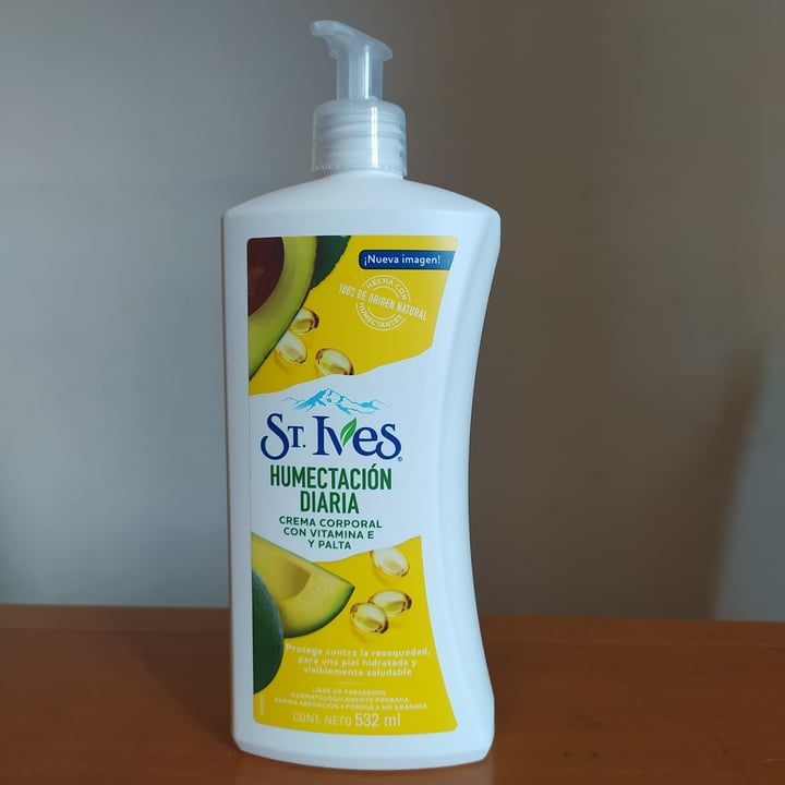 photo of St. Ives Crema Corporal Con Vitamina E Y Aguacate/Palta shared by @psialeilla on  15 Dec 2022 - review