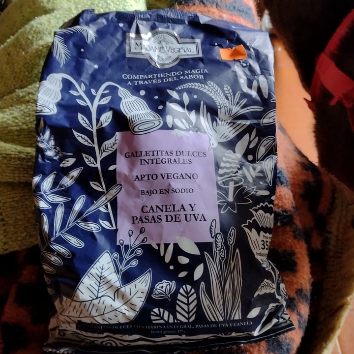 photo of Madame Vegetal Galletitas dulces integrales de cacao y cascaritas de naranja shared by @alexis-furioso on  10 Nov 2022 - review