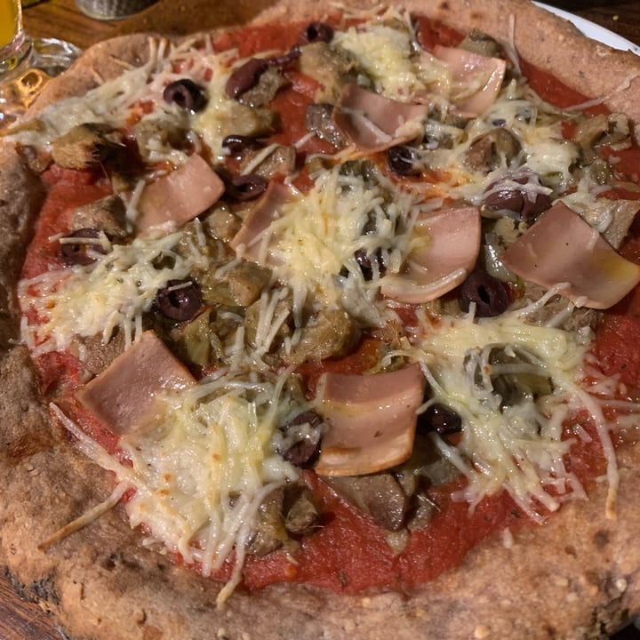 photo of Flax & Kale Passage pizza capricciosa vegana shared by @helenpfuertes on  01 Jul 2022 - review