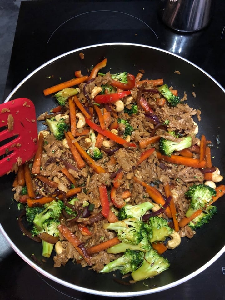 review photo of Linda McCartney's Vegetarian Shredded Hoisin Duck shared by @aliceruth6 on 10 Jan 2020 - review