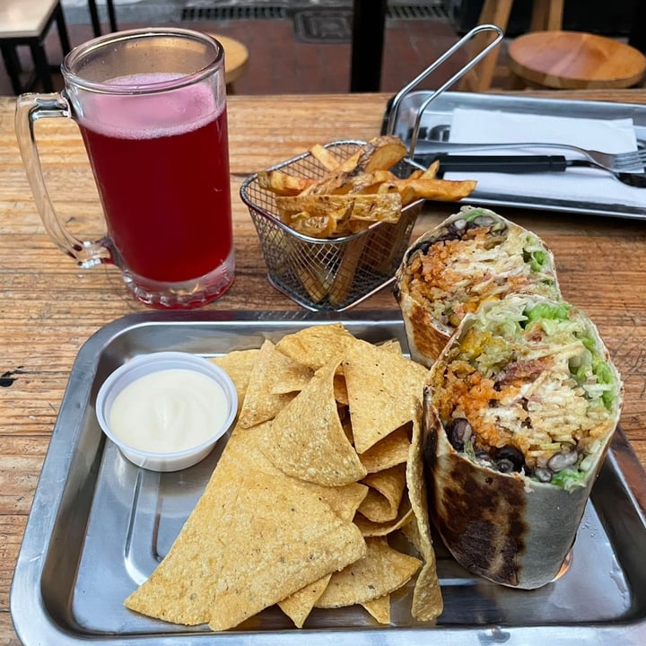 review photo of Cafe Leon Interior 6 Local 3 Paseo Del Faro Beyond Ramón shared by @gisselleearthling on 03 Nov 2021 - review