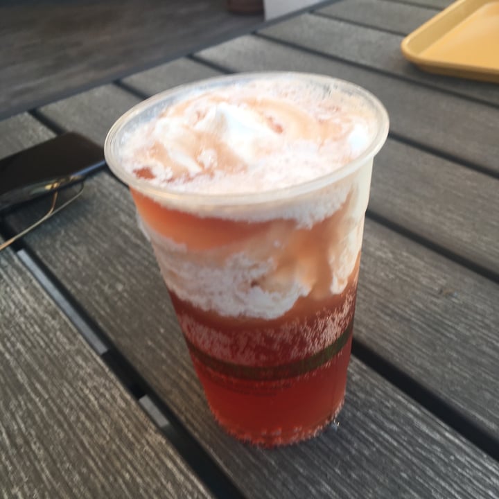 photo of Plant Power Fast Food Strawberry Kombucha Float shared by @rowdykelo on  06 Aug 2021 - review