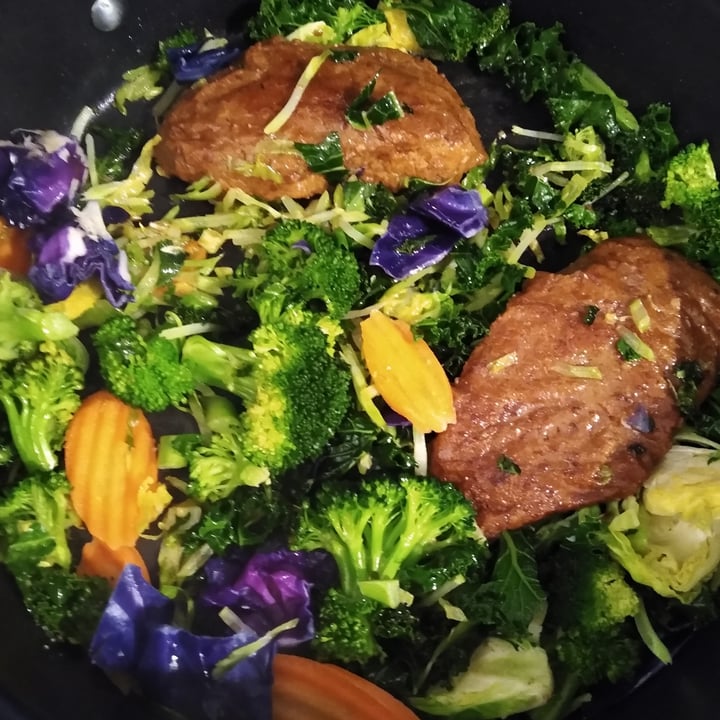 photo of Viana Cow Girl Veggie Steak shared by @soynoise31 on  07 Mar 2022 - review