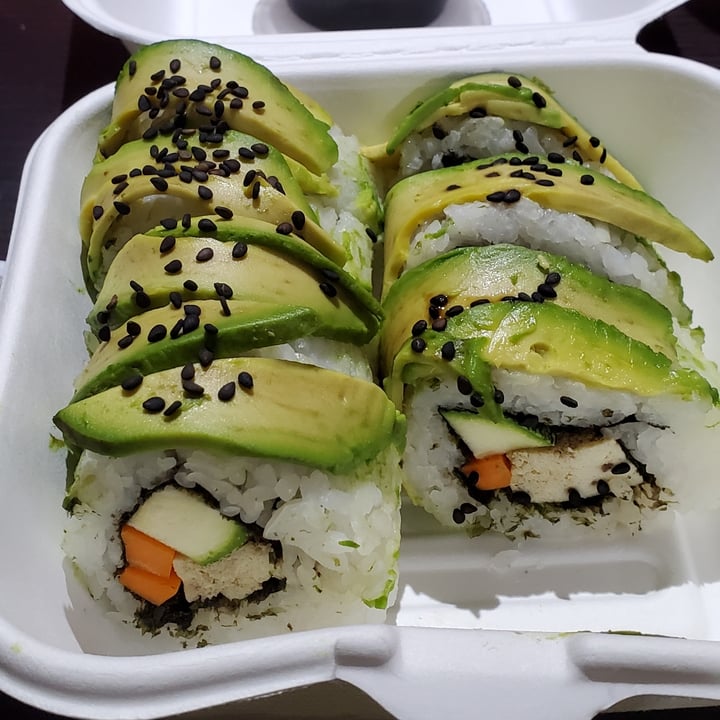 photo of Veggie Koi Sushi Cate roll shared by @lvaldosan on  04 Jun 2021 - review