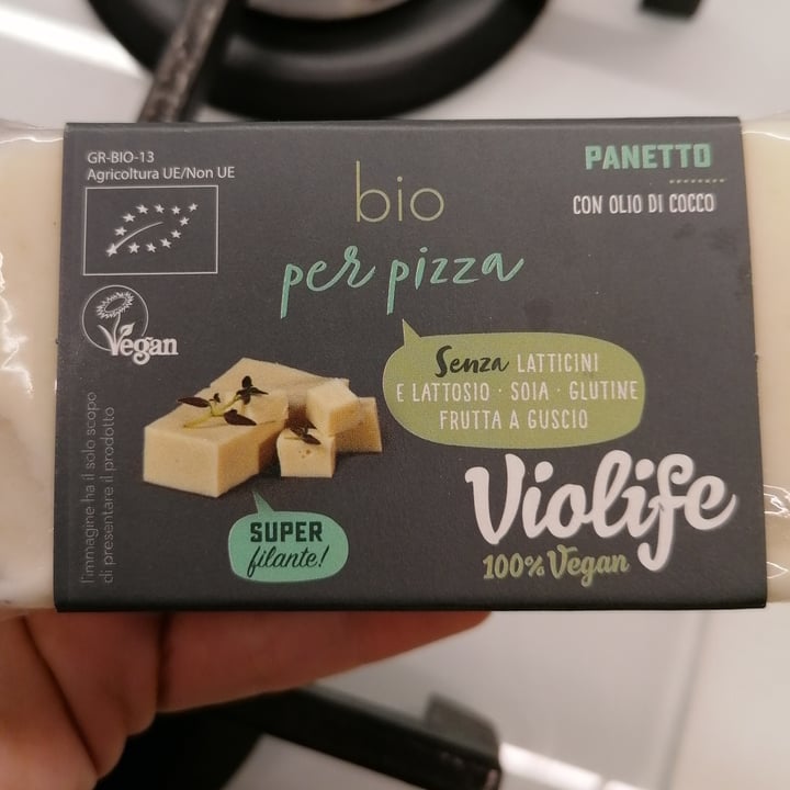 photo of Violife Violife panetto per pizza shared by @chiaragota on  12 Mar 2022 - review