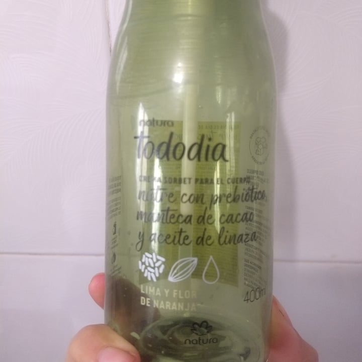 photo of Natura Tododia crema para el cuerpo hojas de limon shared by @giginh on  24 Sep 2021 - review