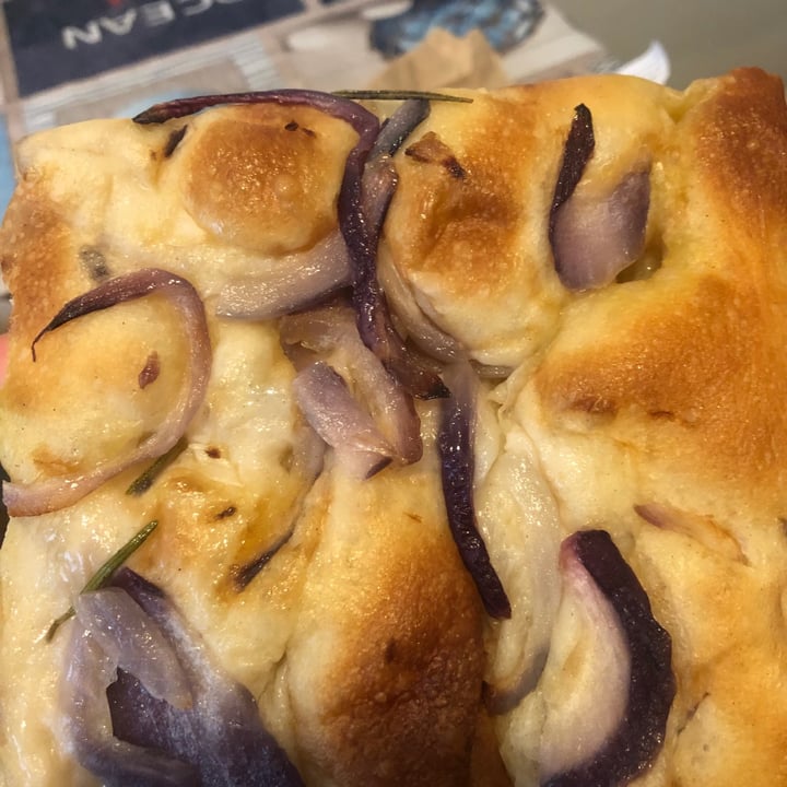 photo of Eataly Toronto Focaccia Cipolla shared by @luana92 on  27 Jul 2021 - review