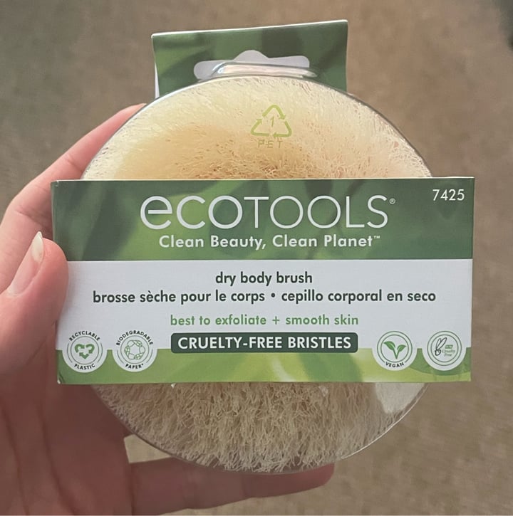 photo of EcoTools Dry brush shared by @shmoopsify on  09 May 2022 - review