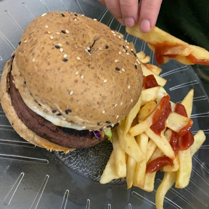 photo of Cervelar Ramos Mejía Not Cerve Hamburguesa Vegana shared by @isacarpintino on  28 Jul 2021 - review