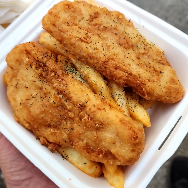 photo of Veg Out Plant Based Burgers & Shakes F’sh & Chips shared by @alexam on  09 Sep 2022 - review