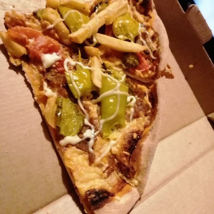review photo of Pizzeria Pronto Chips Pizza shared by @hennaemilia on 18 Dec 2021 - review