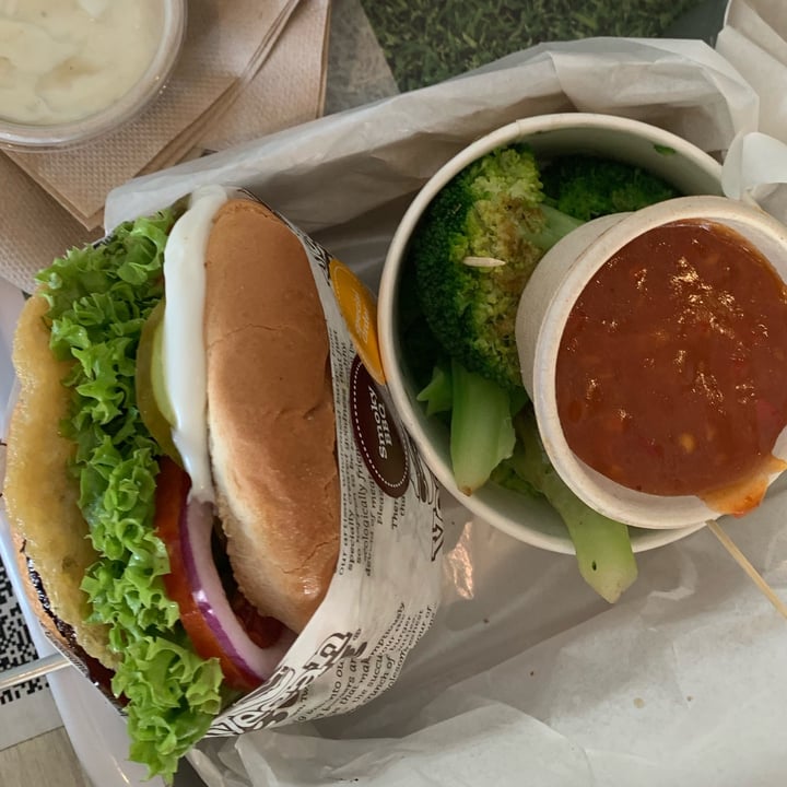 photo of VeganBurg Singapore Smokey BBQ burger shared by @turtleisland on  08 Oct 2021 - review