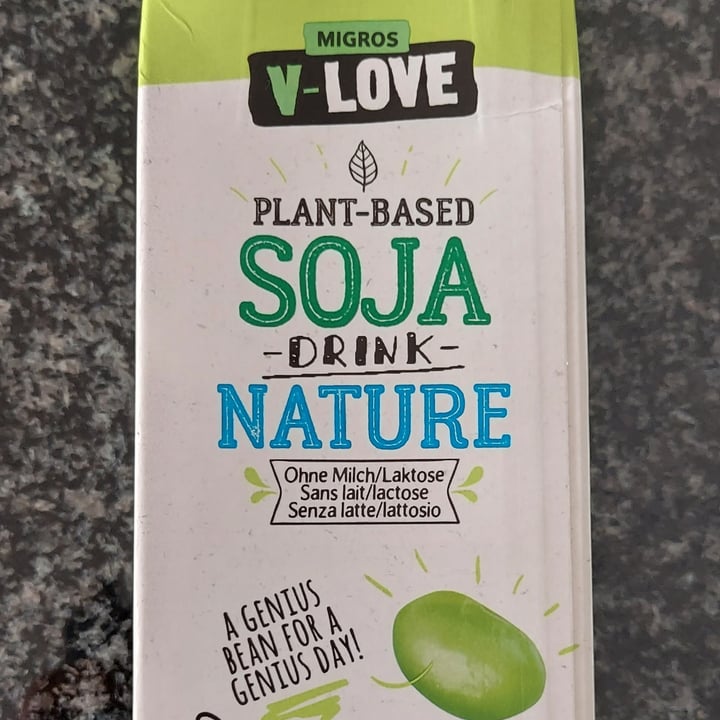 photo of Migros V-Love Soja drink shared by @lucthelucky on  10 Oct 2022 - review