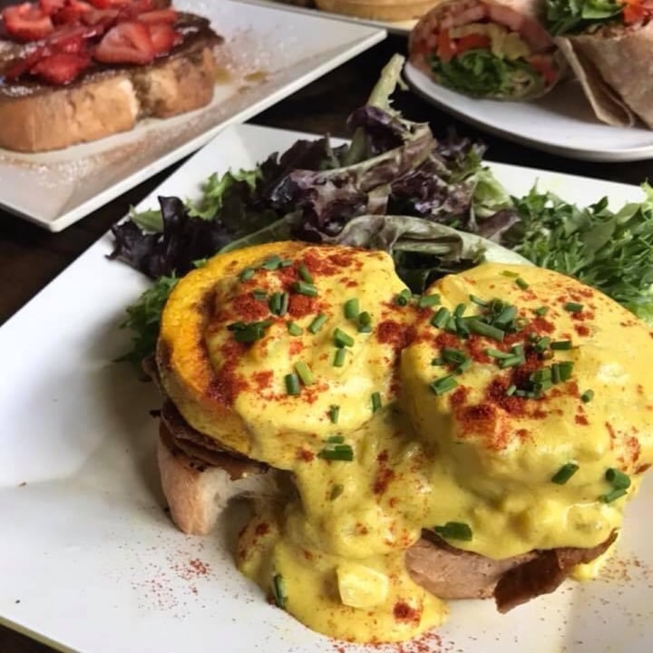 photo of Strong Hearts Cafe The Benedict shared by @rachelsveganlife on  02 Oct 2021 - review