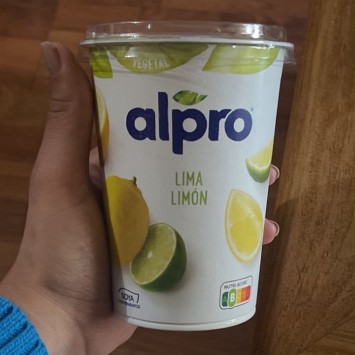 photo of Alpro Yogur lima Limón shared by @saanvaquero on  26 Feb 2022 - review