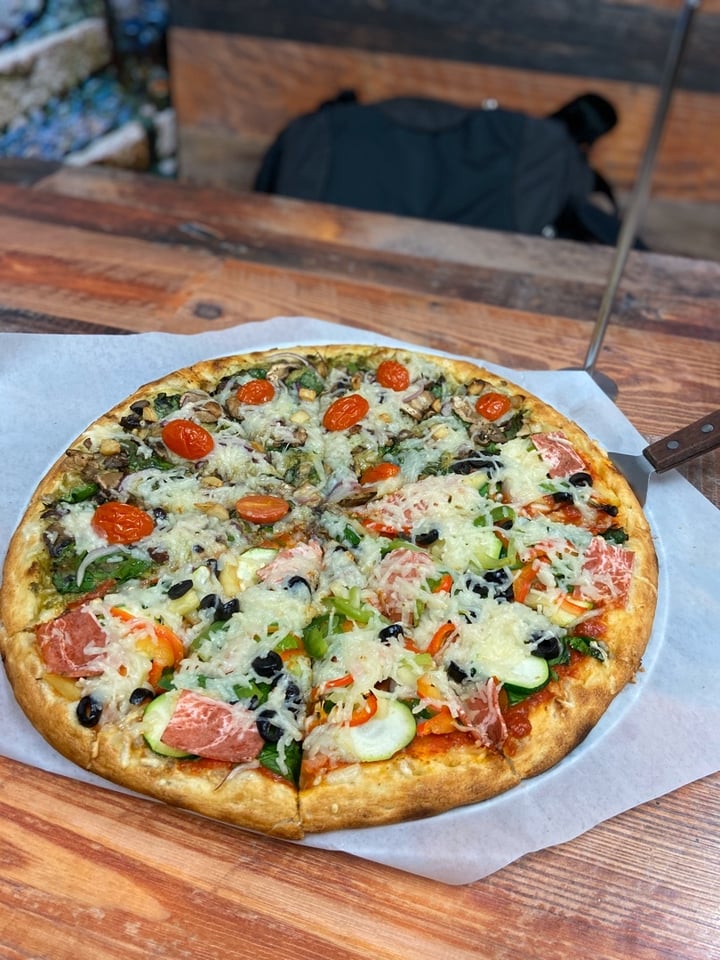 photo of Vegan Pizza Pizza shared by @nevyn on  29 Jan 2020 - review