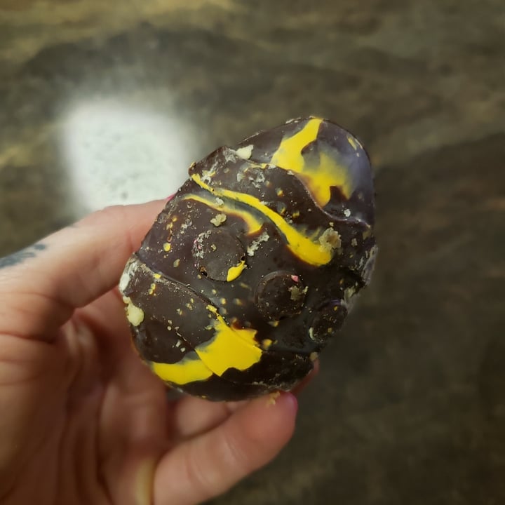 photo of Bunner's Bakeshop Original Cream Egg shared by @metalmel666 on  03 Oct 2022 - review